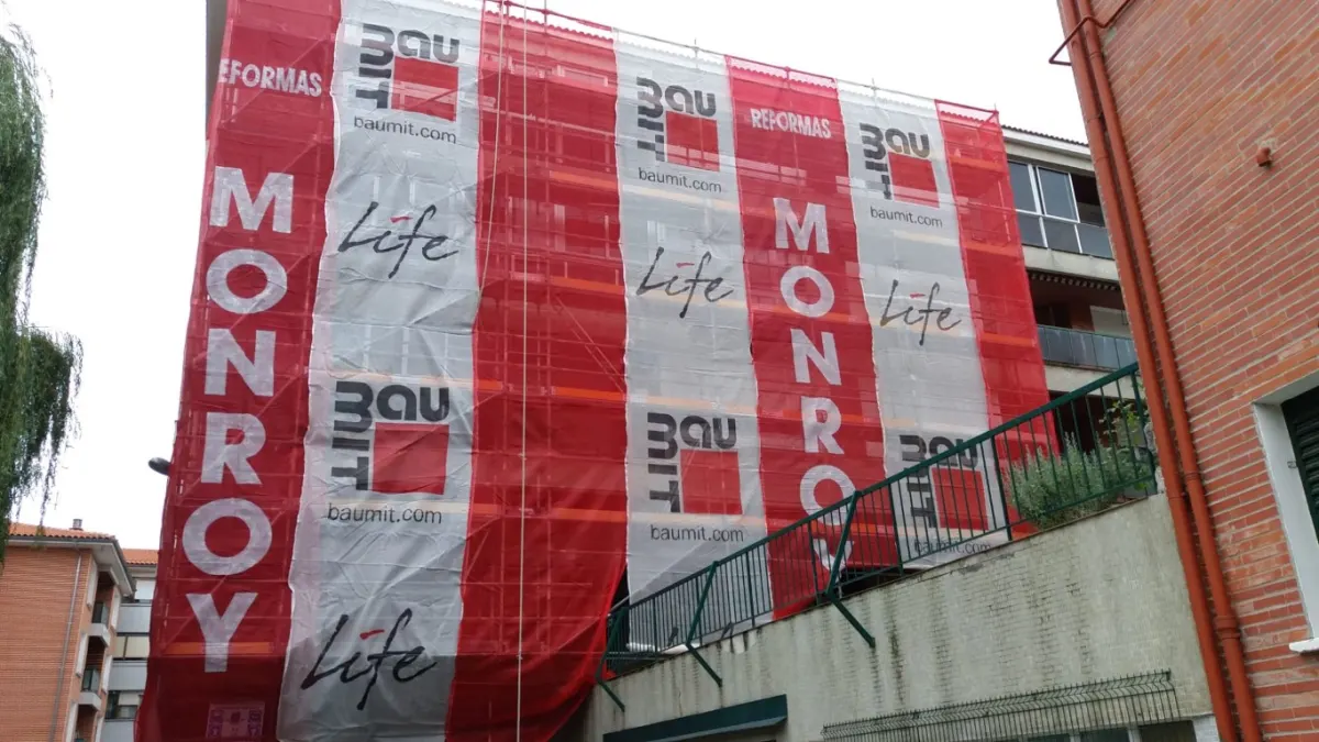 Rehabilitación de fachada en edificio de ladrillo — Fachadas y SATE por Reformas Monroy