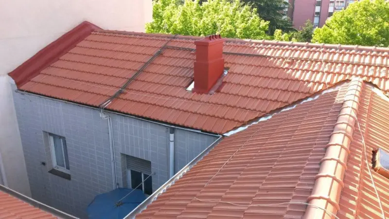 Retejado de cubierta en casas adosadas — Cubiertas y tejados por Reformas Monroy